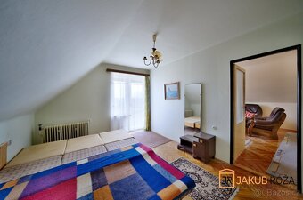 Prodej rodinného domu 238 m², pozemek 692 m² - 9
