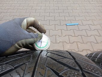 255/50/19 zimní pneu goodyear runflat - 9