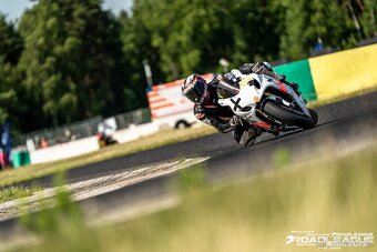Okruhovka Suzuki GSX-R 750 K4 - 9
