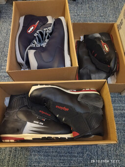 Boty na běžky zn. Alpina vel. 38 - 9