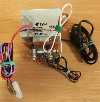 Síťový transformátor 230V~/ 15V~, 2x9V~ nebo 18V~ - 9