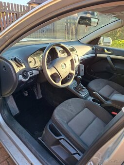 Prodám ŠKODA OCTAVIA COMBI II 1.9 TDI 77kw - 9