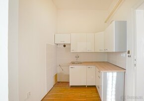 Prodej ½ spoluvlastnického podílu domu, Náves 84, Soběchleby - 9