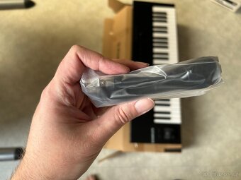 Native Instruments Komplete Kontrol A49 MIDI keyboard - 9