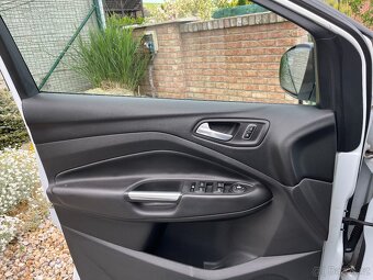 FORD KUGA 1.6 BENZÍN 110 kW TAŽNÉ ZAŘÍZENÍ - 9