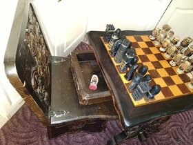 Unikátní (antik) Šachový stolek, ručně vyrobená šachová sada - 9