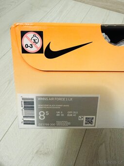 Nike Air Force 1 LX - 9