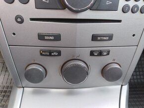 Opel Astra Caravan 1.7 CDTI KLIMA,ČR,ŠPATNÁ SPOJKA - 9
