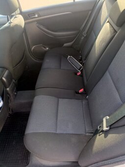 Toyota Avensis 2.2D - 9