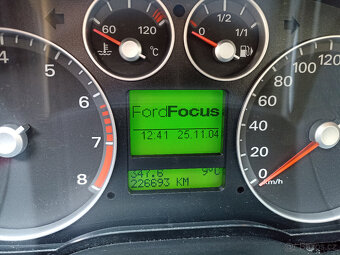 Ford Focus 1.6 kombi, 74 kW, benzin, AUTOMAT, 2006, 227tis. - 9