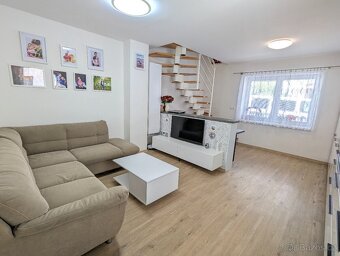 Menší rodinný dům 3kk + přístavby, klidné centrum Holice - 9