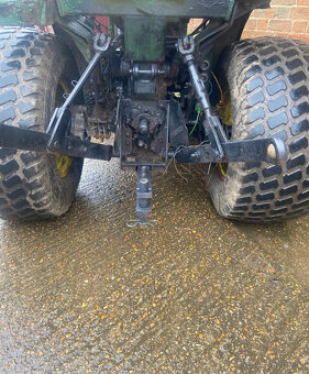 Traktor John Deere 4110 - 9