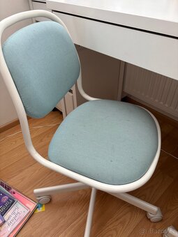 IKEA MICKE dětský psací stůl - 9
