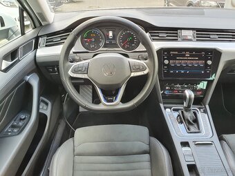 VW Passat B8 GTE Variant 1.4TSI 160kW DSG - záruka Autodraft - 9