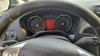 Ford Galaxy 2,0 TDCI 103KW 120000,- včetně DPH - 9