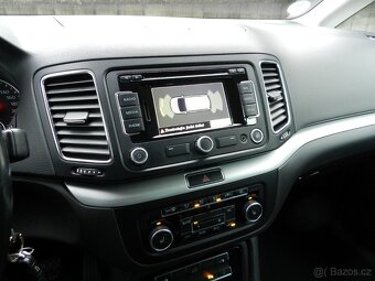 Volkswagen Sharan 2.0TDi 103kW BIXENON EL. DVEŘE r.v.12/2011 - 9