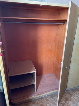 Šatní skříně z masivu - 9