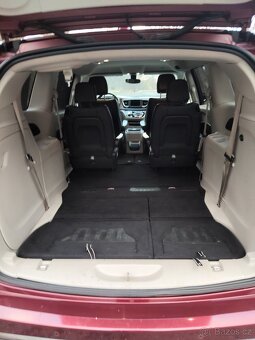 Chrysler Pacifica - 9