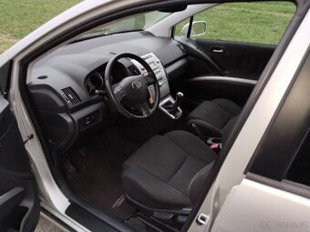 Toyota Corolla Verso 1.8i - 9