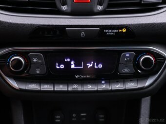 Hyundai i30 1,0 T-GDI 88kW Klimatizace (2017) - 9