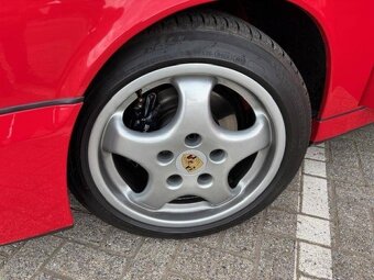 Porsche 911 Carrera 4 - 9