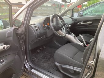 Toyota Auris 1.4 D‑4D, 66 kW, 2008 - 9