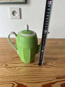 Stará porcelánová konvička - 9
