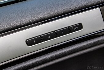 Volkswagen Touareg II 3.0 V6 Premium 4XMOTION /SPLATKY - 9