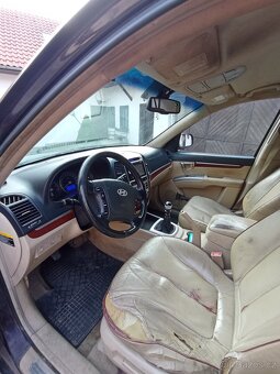 Prodám auto značky Hyundai Santa Fe. - 9
