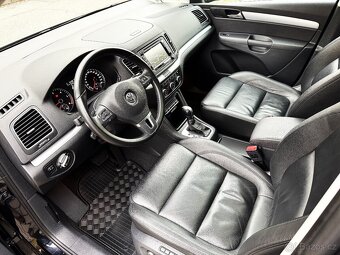 VOLKSWAGEN SHARAN 2.0TDI DSG,7-MÍST,KŮŽE,XENONY,TAŽNÉ,KAMERA - 9