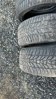 Zimní pneu 235/40/18 Hankook Dot 2422 - 9