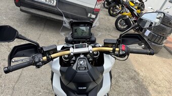 Honda X-ADV Malý nájezd a krásný stav - 9