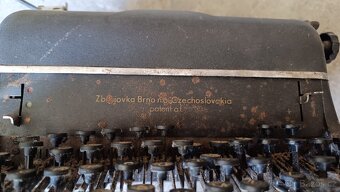 Psací stroj 500,- - 9