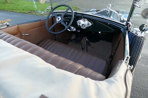1931 Ford Model A Roadster DeLuxe - 9
