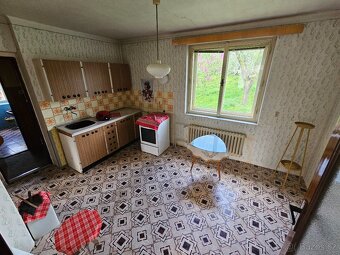 Prodám prostorný rodinný dům ve Studénce s velkou zahradou. - 9