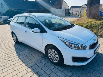 KIA Cee'd II Combi 1.6 GDi Comfort Plus SW - 9