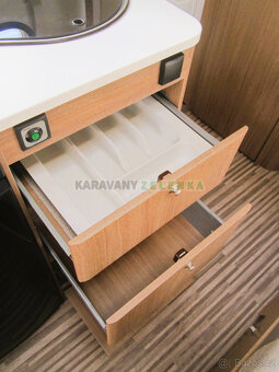 ADRIA AVIVA LITE 390 - 9