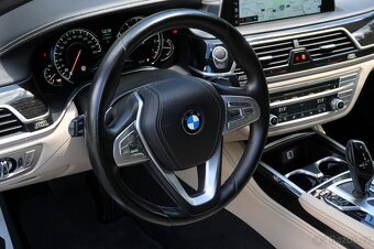 BMW 750i, Masáže, B&W, TV, Webasto, Aktivní stabilizátory - 9