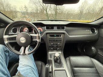 Ford Mustang GT/CS 5.0 MANUAL - 9