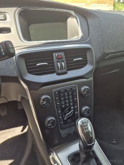 Volvo V40 D3 5ti válec. - 9