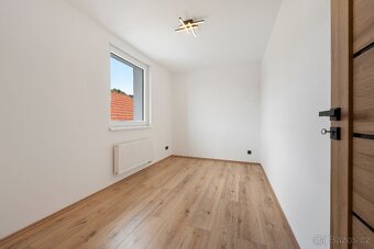 LUXUSNÍ byt Čebín 4kk 155m2 ( vč. zahrada, balkon, parking) - 9