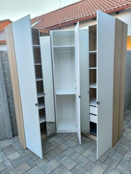 Prodám rohovou šatní skříň PAX - 9