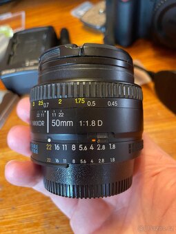 Nikon D90 + 2x objektiv, stativ, batoh, knihy a další přísl. - 9