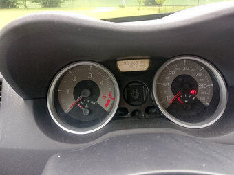 Renault Megane GT 2.0 dci 110 kW - 9