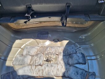 Toyota Auris, 1.4 petrol, 150k km. Manual - 9