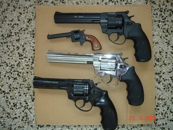 Prodám krásnou, zánovní flobert revolver skupiny "D" bez r - 9