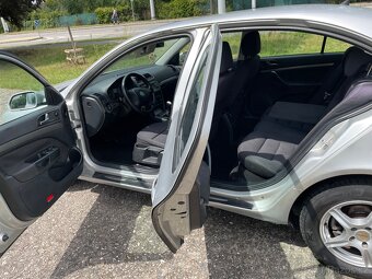 Škoda octavia 1.9tdi 77kw r.2005 stk 2026/6 elegance - 9