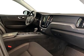 Volvo XC60 D4 Momentum Advanced Edition 2020 - 9