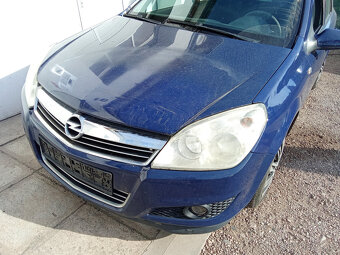 Opel Astra H caravan 1,4 16V - náhradní díly - 9