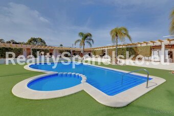 Prostorný rohový dům 3+kk v Mil Palmeras – jižní orientace - 9